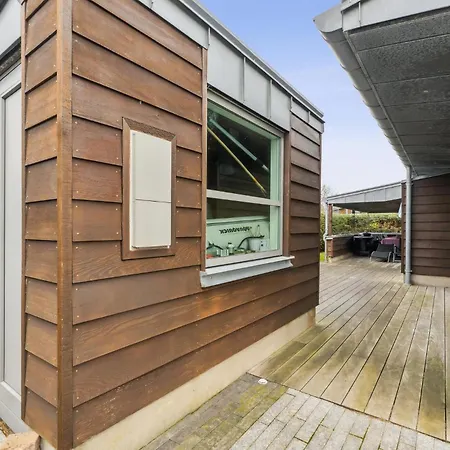 Ferienhaus 4 Bedroom Lovely In