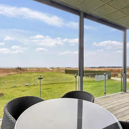 4 Bedroom Lovely In Σπίτι διακοπών Hadsund