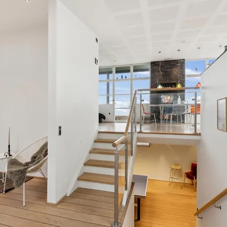 Σπίτι διακοπών 4 Bedroom Lovely In *