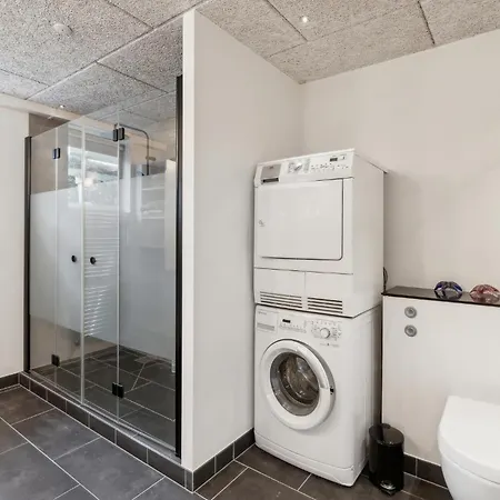 4 Bedroom Lovely In *
