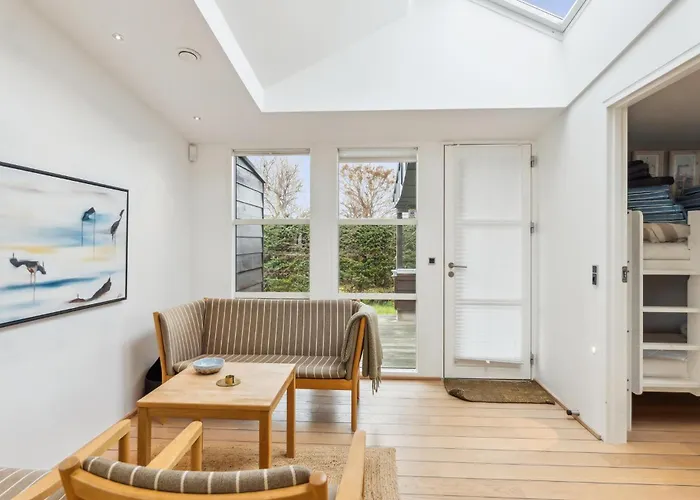 4 Bedroom Lovely In Ferienhaus *