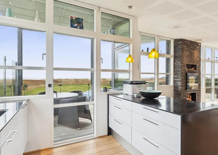 4 Bedroom Lovely In Ferienhaus